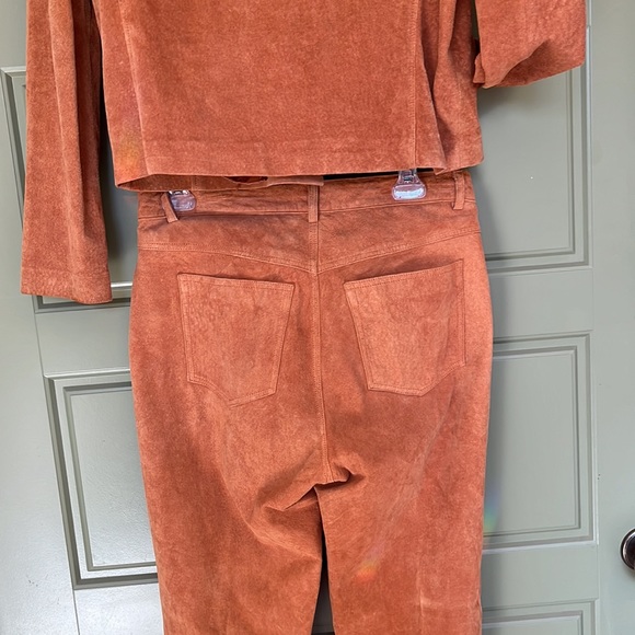 New Frontier.  SUEDE  Neiman Marcus. Jacket & pants  8 - Picture 6 of 8